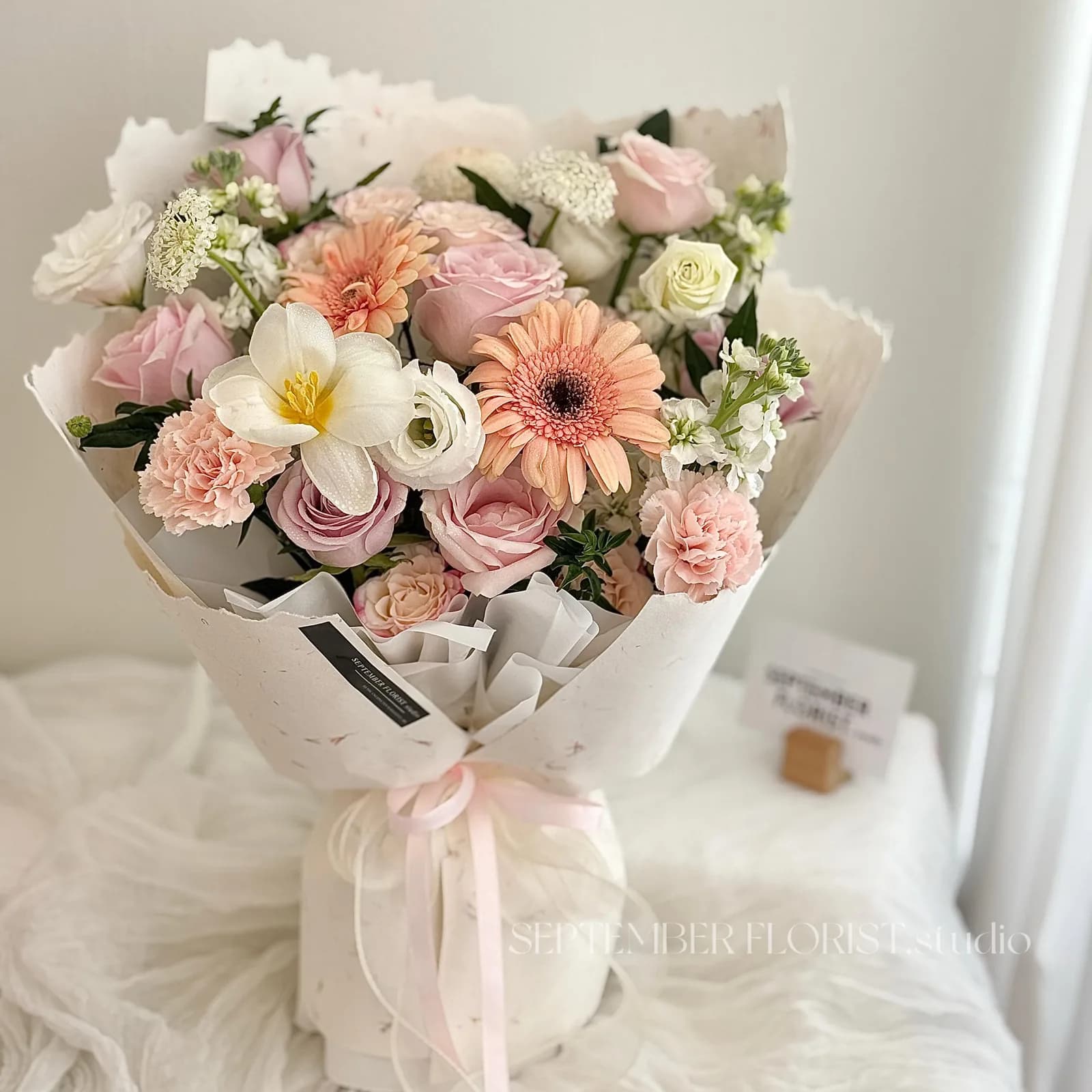 Apricot Garden — Gerbera, roses, matthiola in apricot and cream