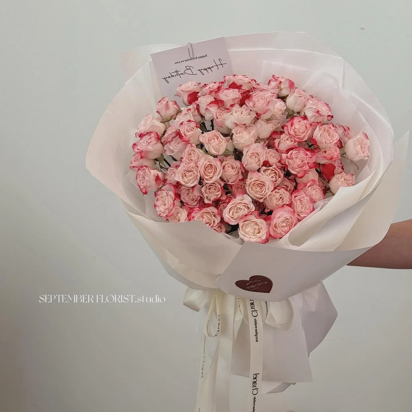Spray Rose Cloud — Spray roses, densely gathered in candy pink